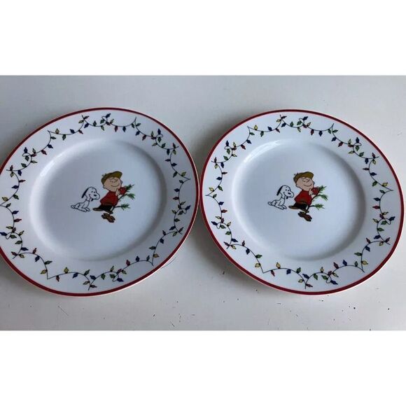 Set Of 2 Peanuts Charlie Brown Snoopy Christmas Salad Plates Whole Gang Ceramic - Picture 1 of 13